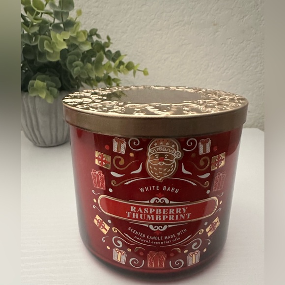 White Barn Raspberry Thumbprint Scented Candle 3 Wick - Picture 6 of 6